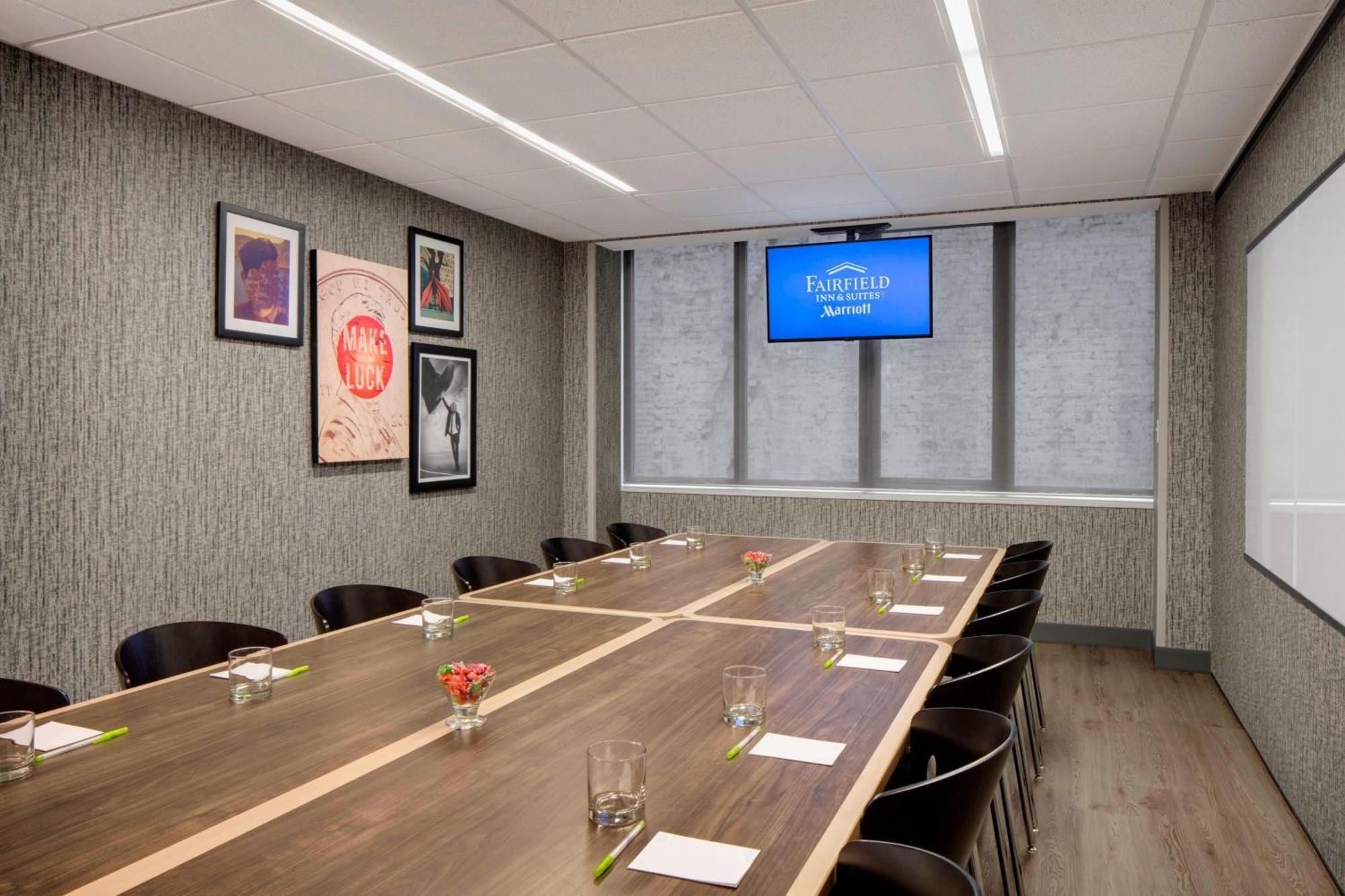 Fairfield Inn And Suites Chicago Downtown/ Magnificent Mile Ngoại thất bức ảnh